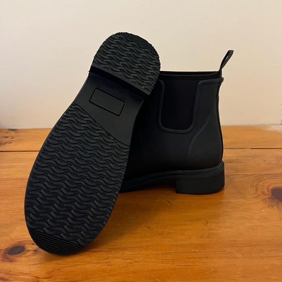 Merry People Bobbi Rain Boot. - Picture 5 of 5